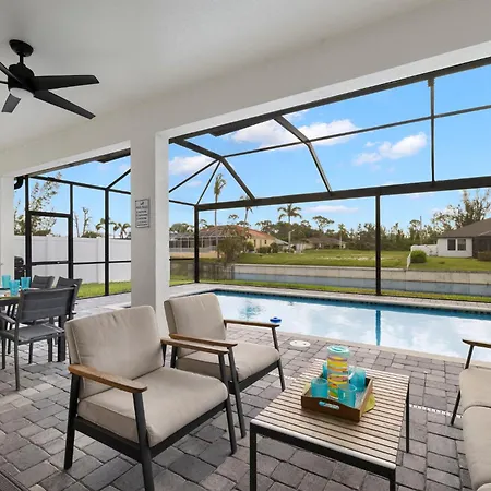 New Construction Modern 4-Bedroom Home With Saltwater Heated Pool - Villa Lola
